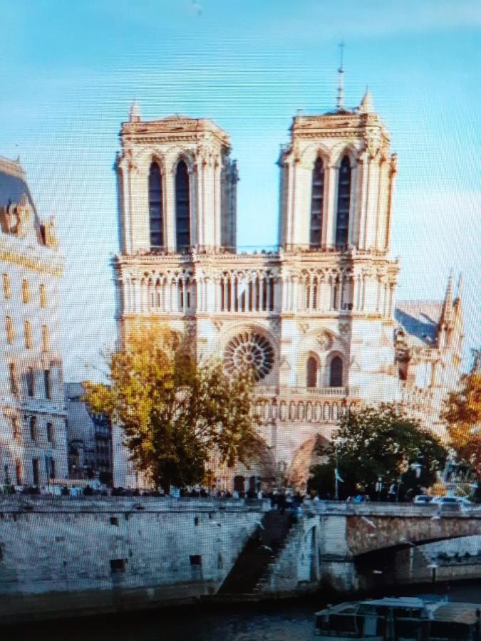 Home Latin Paris Exterior photo